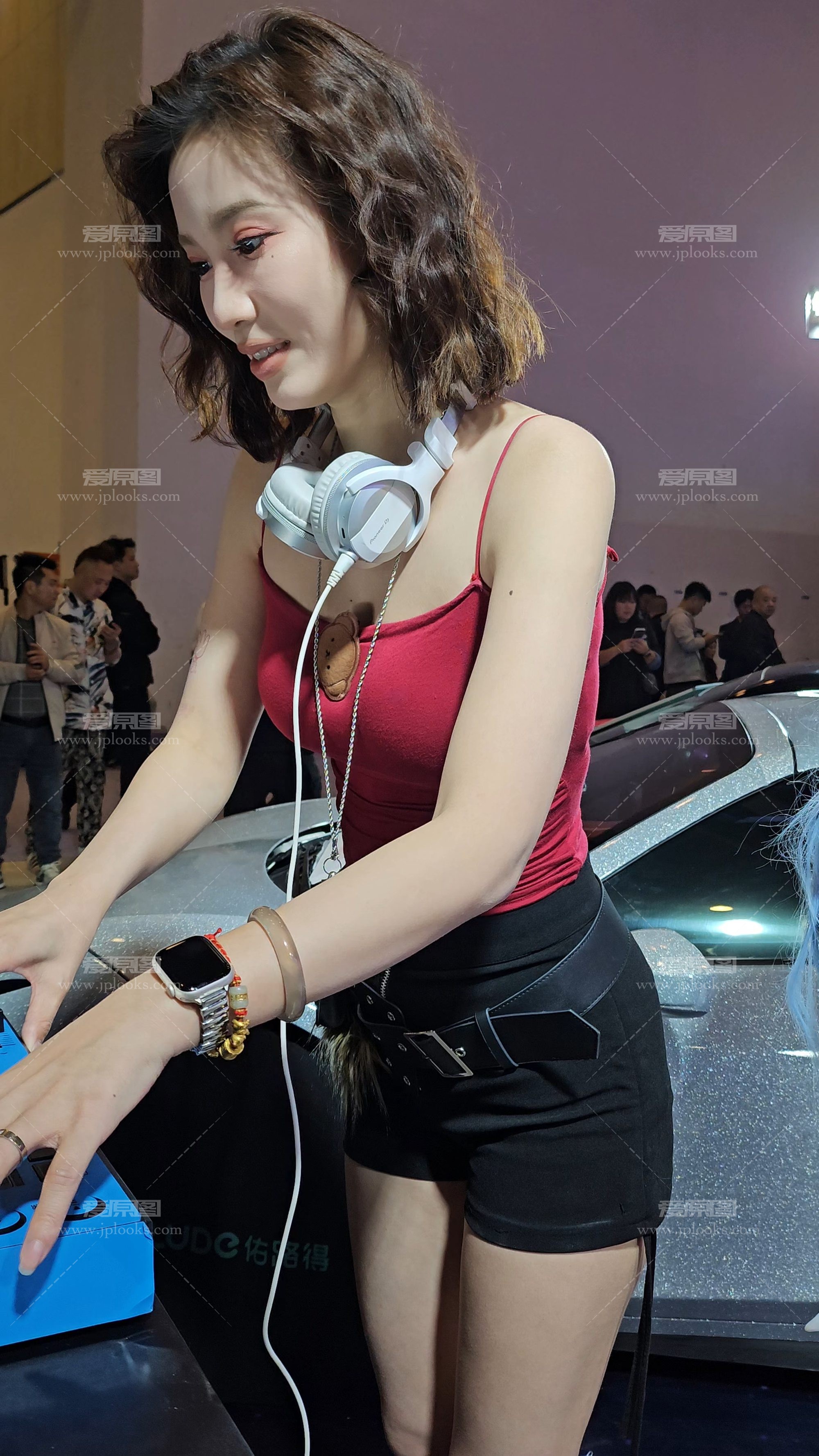 动感的DJ靓妹4K-6min.mp4_20250410_134208.401.jpg