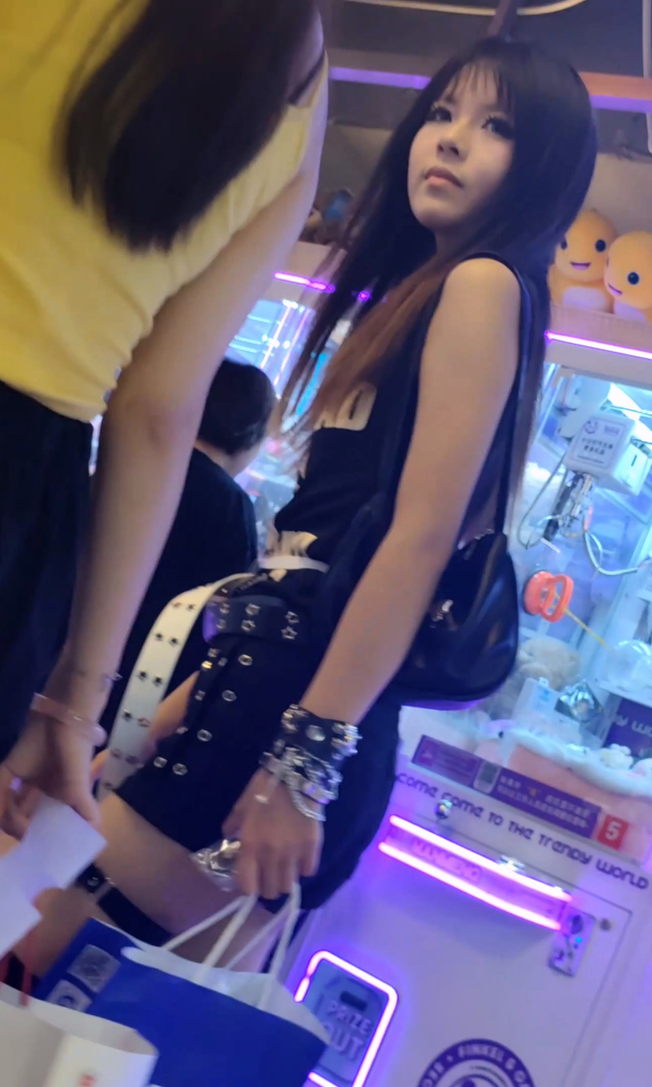 6814342448.mp4_20250619_111057.367.jpg
