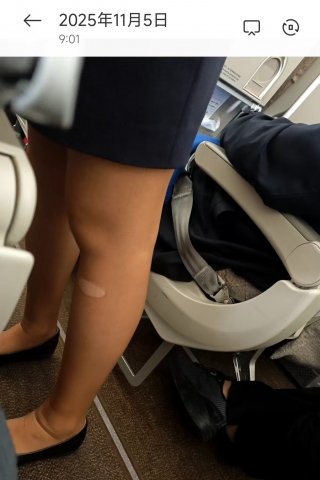 25最牛逼机上刺激MU空姐丝袜破洞卫生间更换拿到现脱only1人