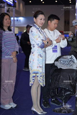 海航老熟空姐换换口味