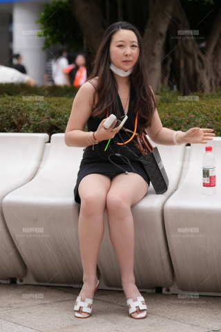 奶胖吞云吐雾很自在48P