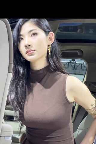 包臀裙车模