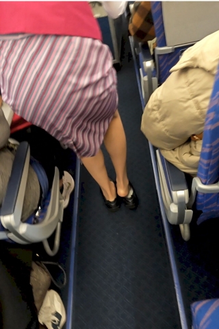 25近距离南航闪亮肉丝鞋居然掉了差点捡起来递给她，小坏