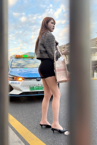 等车凉拖丝袜模特 250302-57