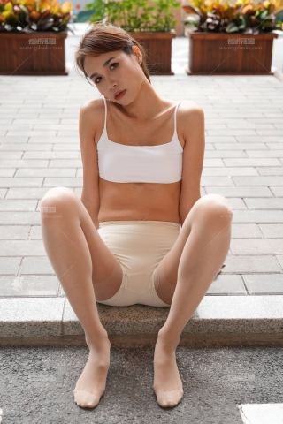 完结-瑜伽肉丝站台车内篇188P手机8K11min